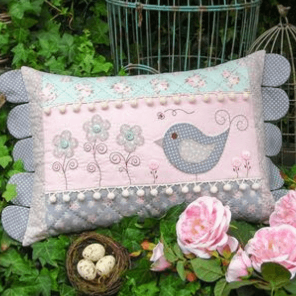 Daisy Doo - Cushion Pattern by The Rivendale Collection